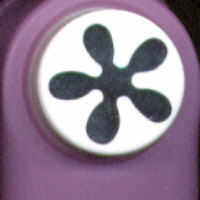 Medium Button Punch - Retro Daisy