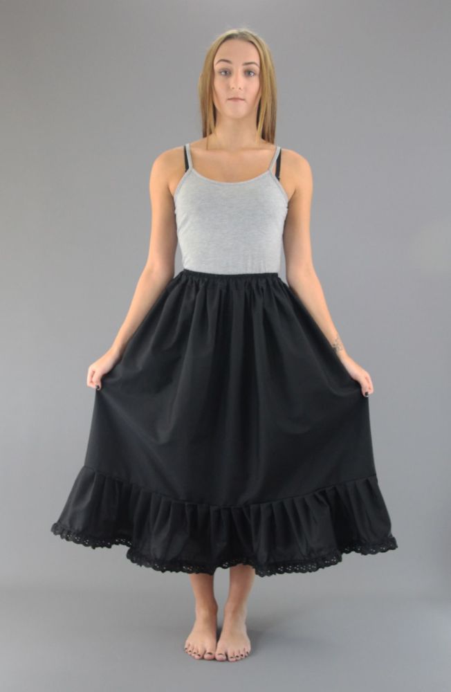 Broderie-Anglaise-Cotton-Petticoat Black