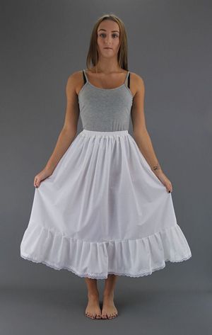 <!-- 004 -->White Cotton Petticoat With Lace Trim