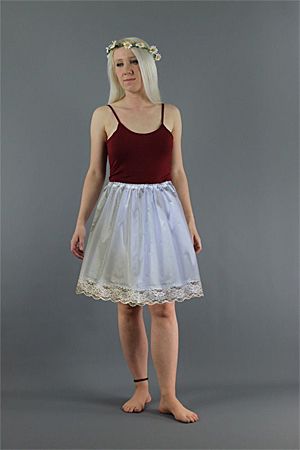 <!-- 0118 -->Simple White Cotton Lawn Half Slip