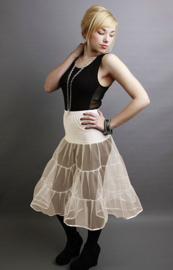 <!-- 006 -->Ivory Petticoat Tiered