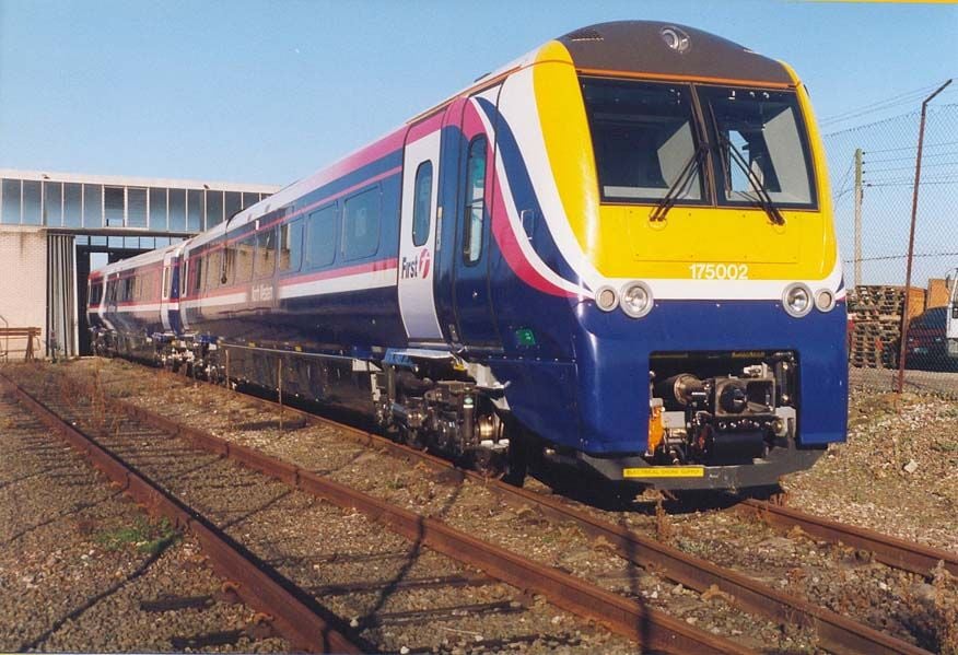 Image showing 175002 in the sunshine at Old Dalby