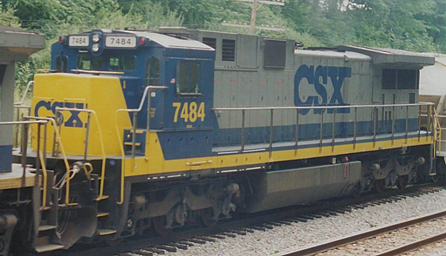 Image showing CSX liveried GE C39-8 locomotive
