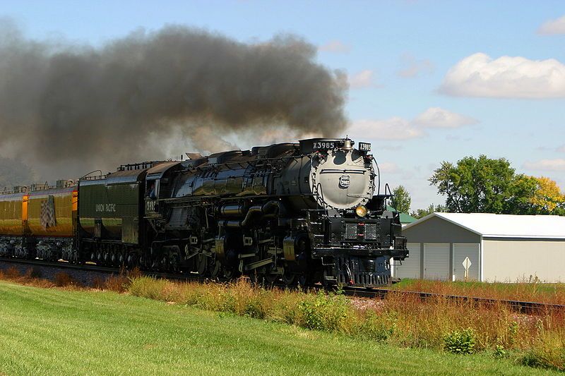 Image showing Challenger 3985 steaming past Alton, IA