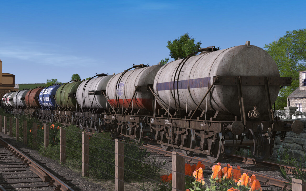 Trainz 22: UK 6 Wheel Milk Tanker Pack 1