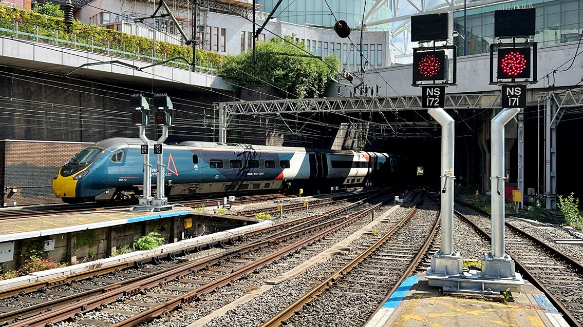 Image showing Avanti West Coast Pendolino at Birmingham New Street