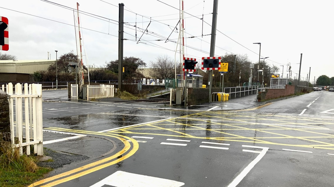 Image showing the level crossing at Stevenston