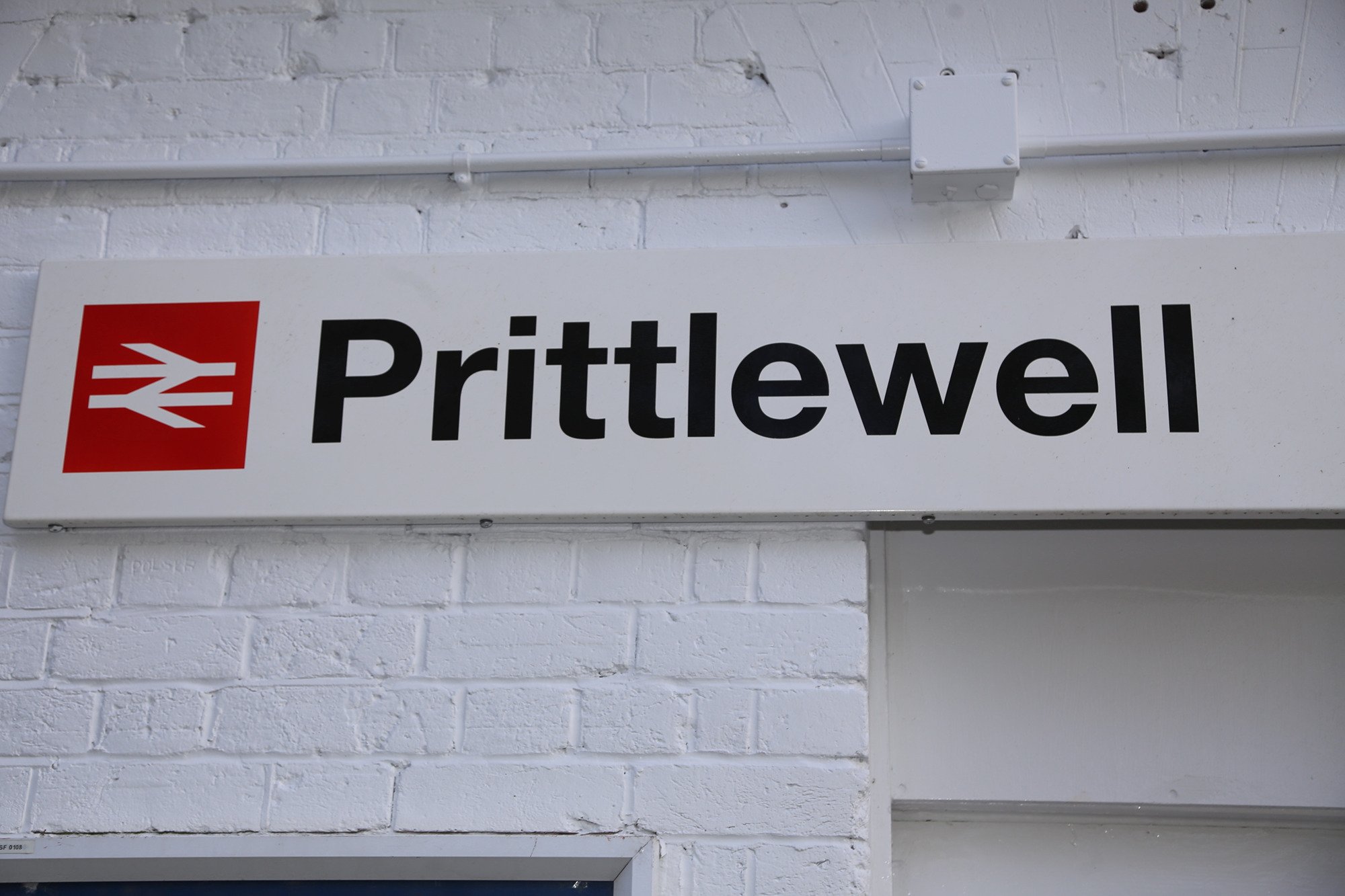 Passengers Urged to Plan Ahead as Prittlewell Footbridge Closes for Upgrade Until Spring 2026