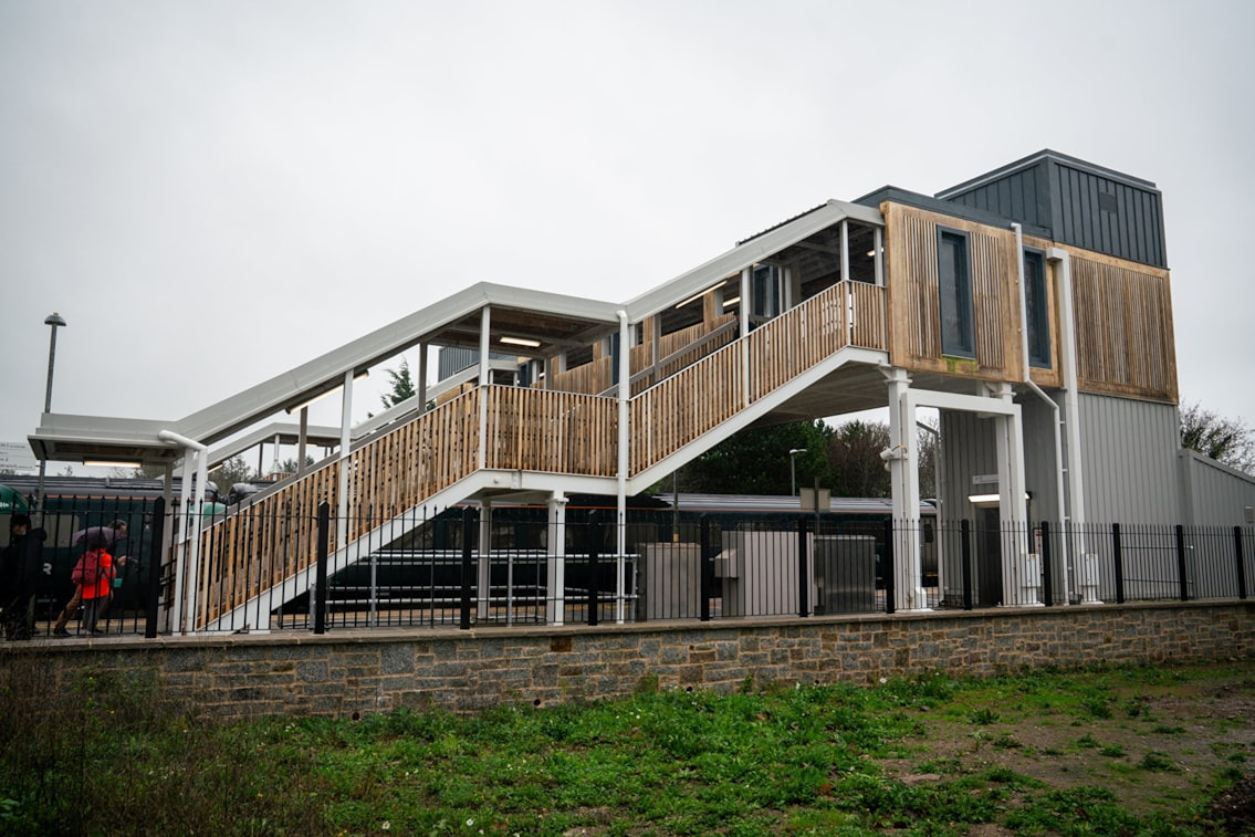 New Footbridge Brings Step-Free Access to Historic St Erth Station