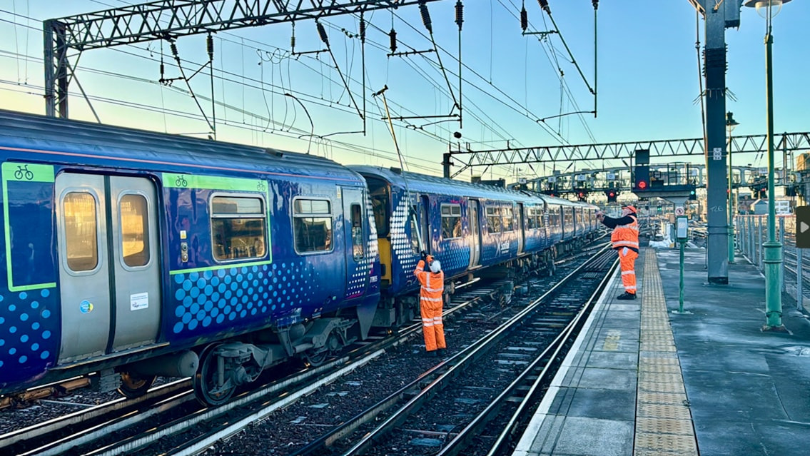 Glasgow Central Services Back to Normal After Overhead Line Repairs