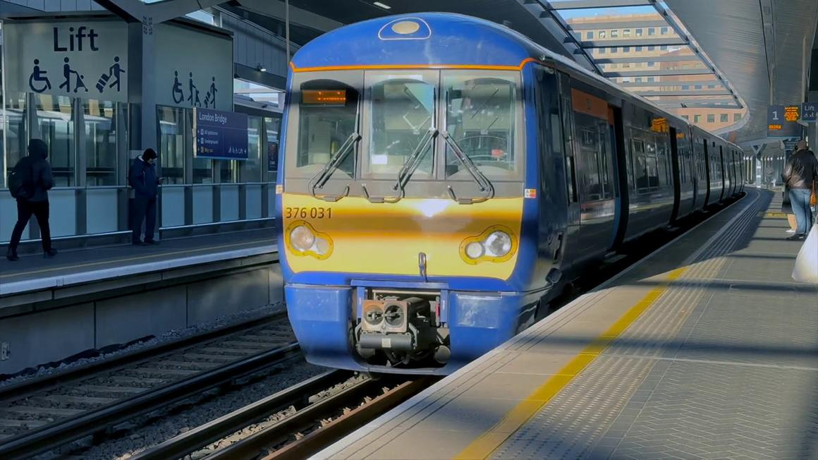 First Refurbished Class 376 Electrostar Returns to Service on Southeastern Metro Routes