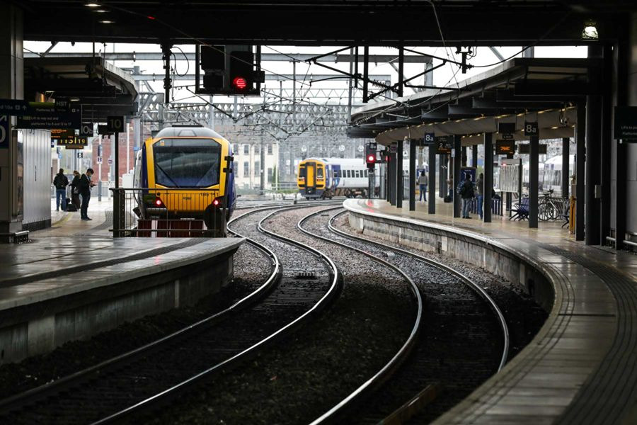 Signalling fault at Leeds causes widespread rail disruption