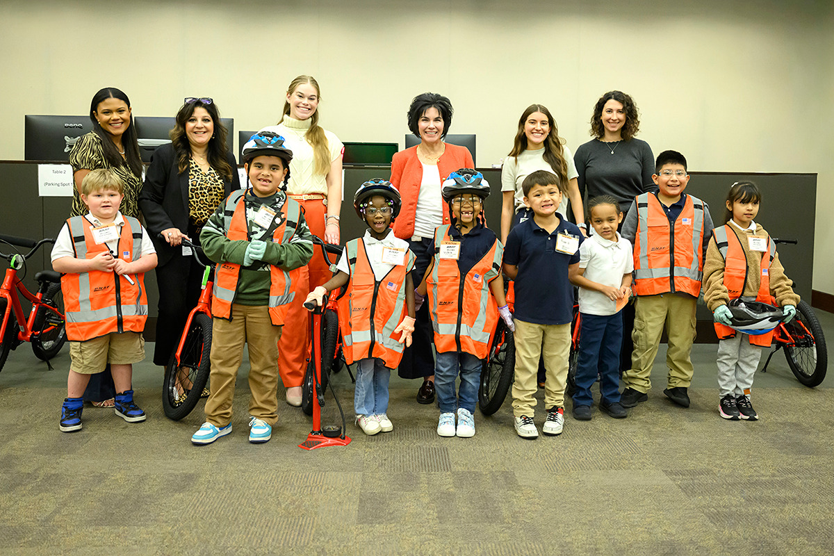 BNSF Celebrates 25 Years of Leadership Training by Gifting 1,110 Bikes to Students