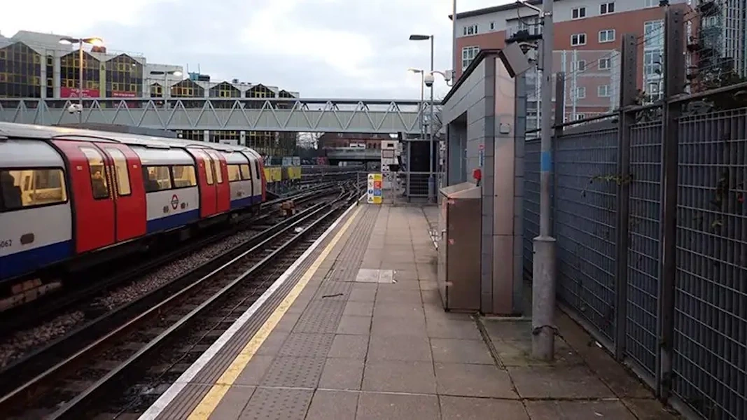 Inquest Hears Man Struck by Jubilee Line Train After Falling at Stratford Station