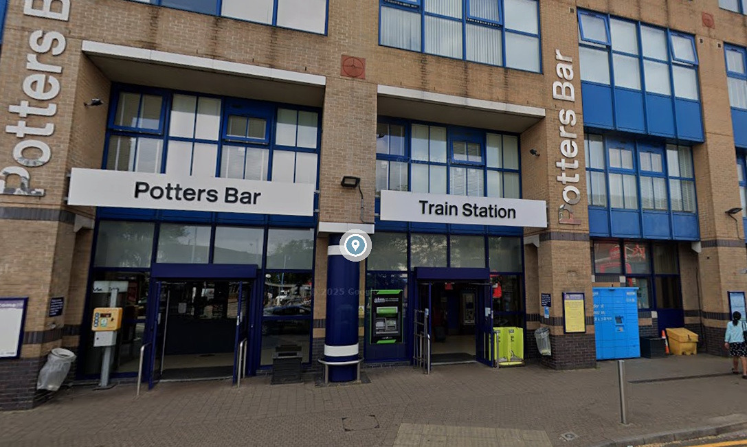 New Year&acirc;s Eve Travel Chaos as Person Killed by Train in Potters Bar