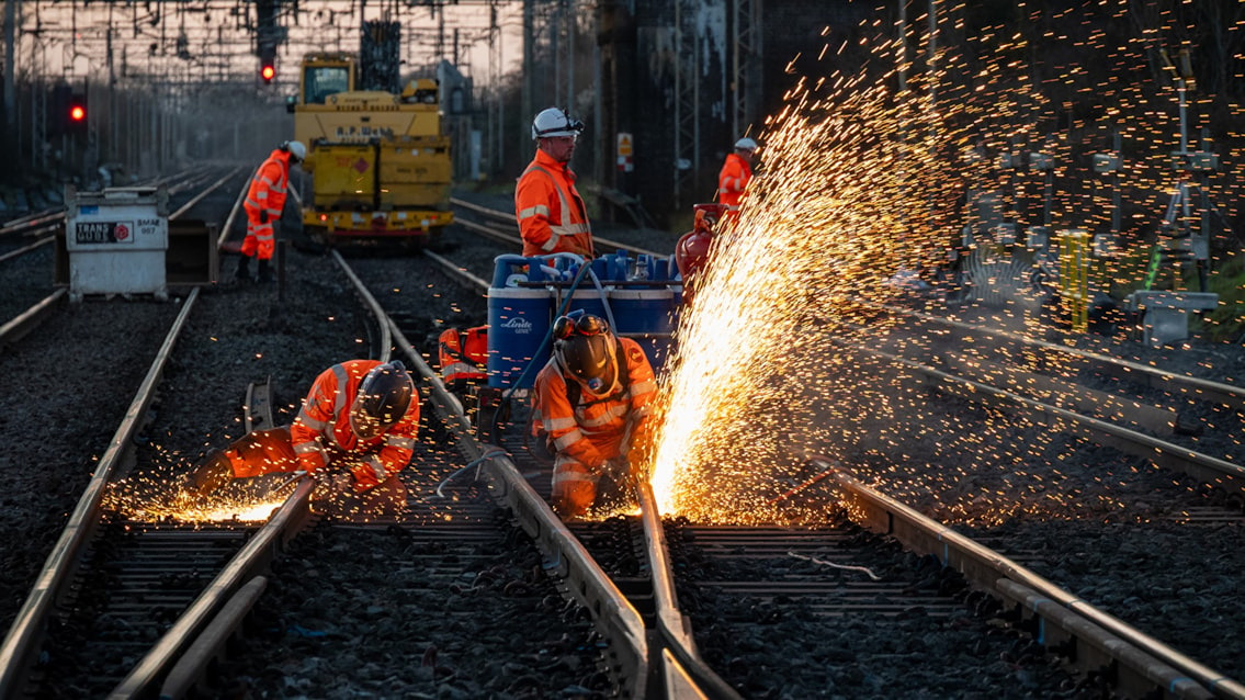 Britain&acirc;s largest Christmas track upgrade complete at Hanslope Junction