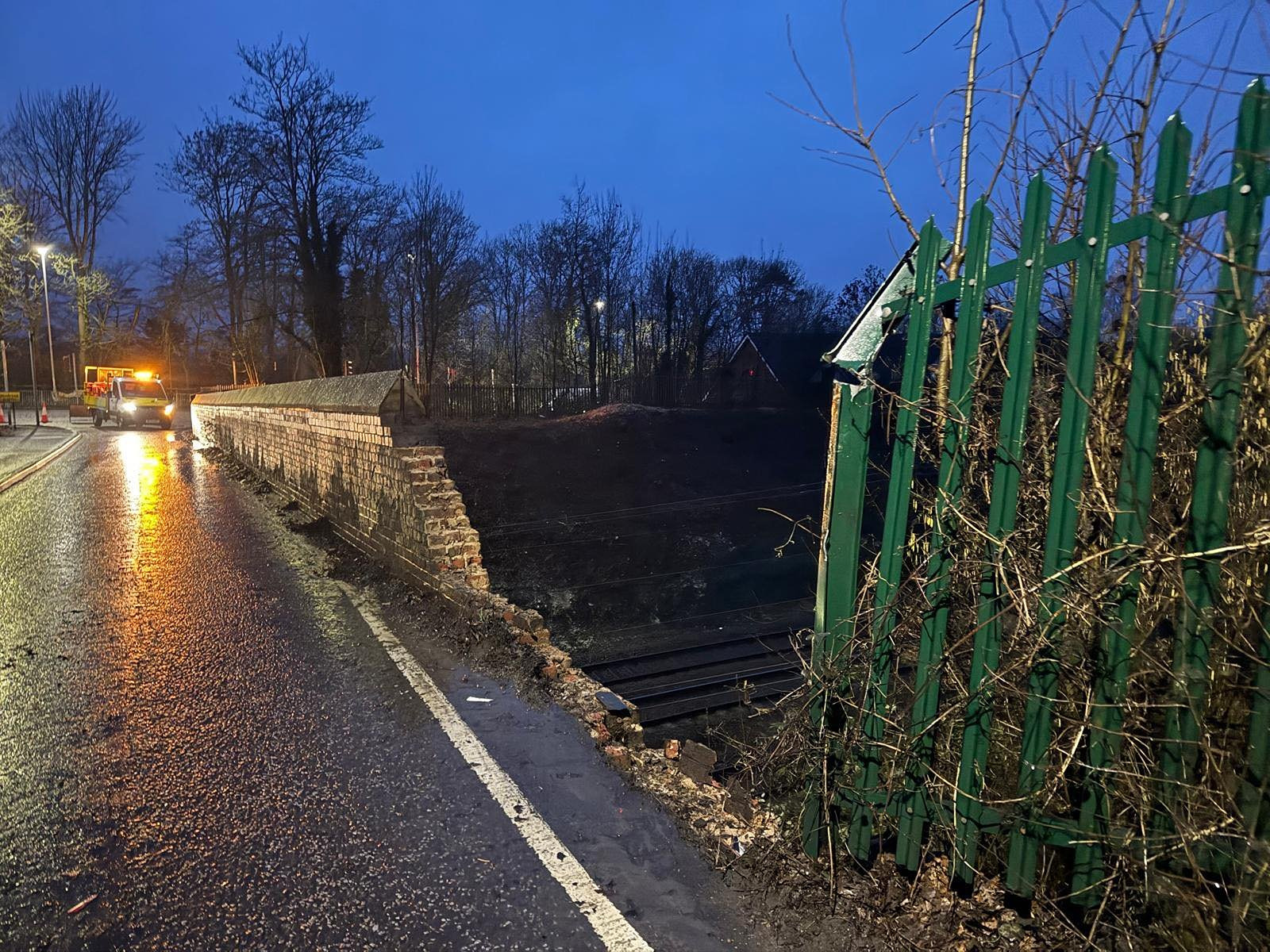 Morning rush thrown into chaos after vehicle hits Radlett bridge