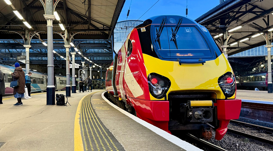 CrossCountry&acirc;s First Refurbished Voyager Returns to the Rails in &Acirc;&pound;75m Upgrade