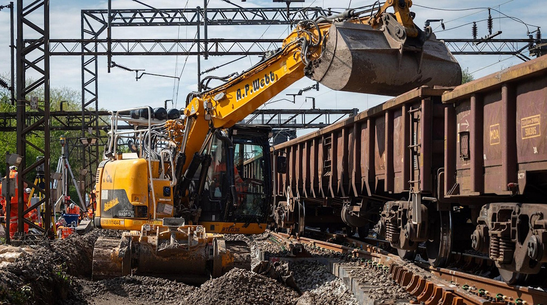 Easter Engineering Blitz to Shut Part Of West Coast Main Line for Six Days