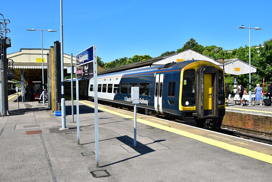 Rail lines shut between Andover and Basingstoke after emergency incident