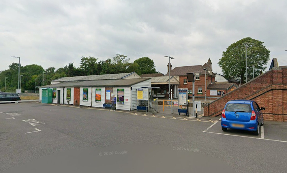 Inquest opens into death of man struck by train at New Milton station