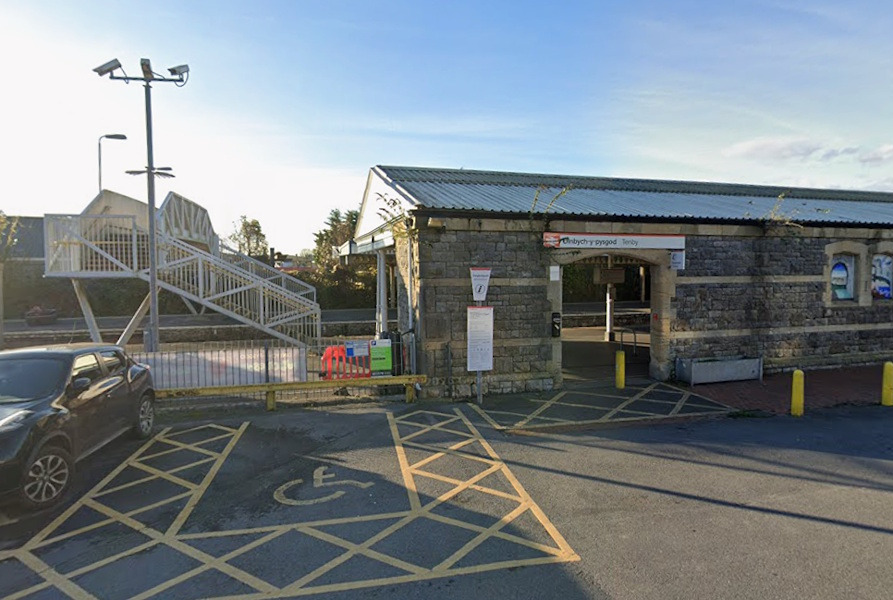 Four stabbed at Tenby station as police arrest two after night of violence