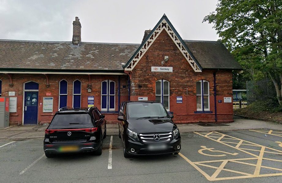 Tragedy at Sankey for Penketh as 17-year-old dies on tracks