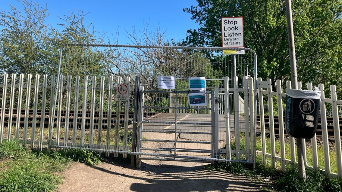 Network Rail shuts Featherstone crossing amid &acirc;chicken&acirc; fears with trains