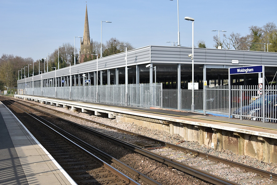 Reading&acirc;Wokingham Line Closed After Person Struck by Train