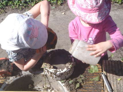 mud kitchen 4