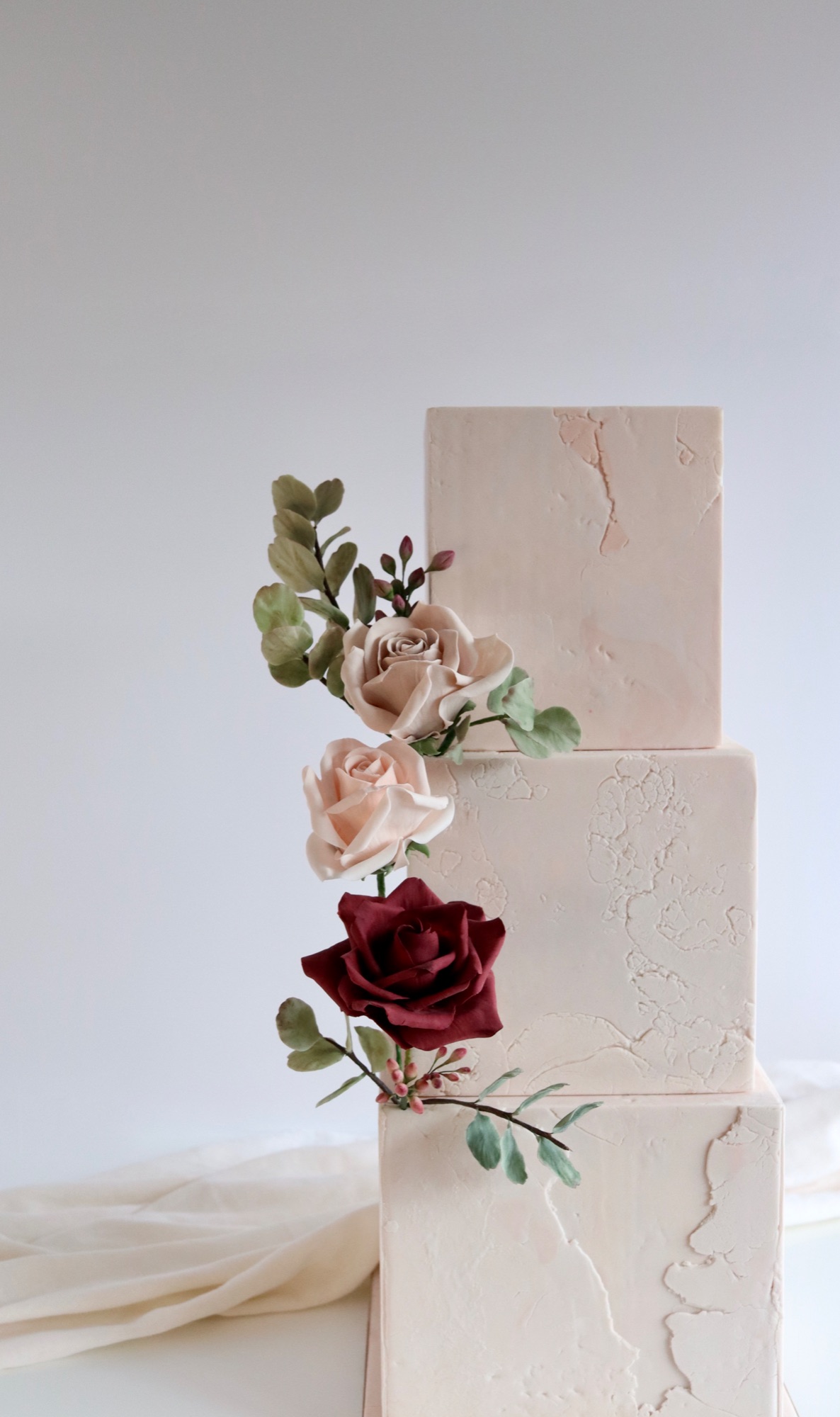 texture stone effect, square cake.