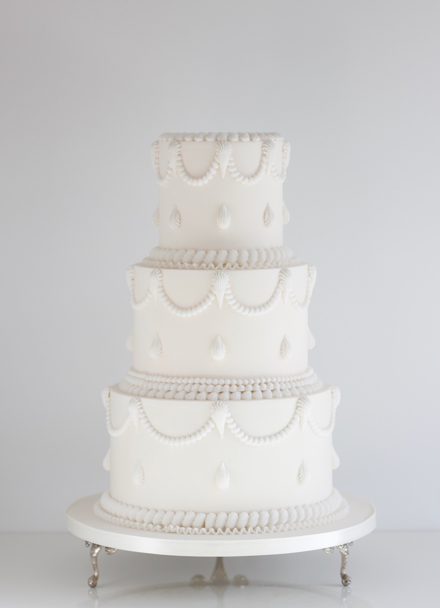Lambeth style wedding cakes