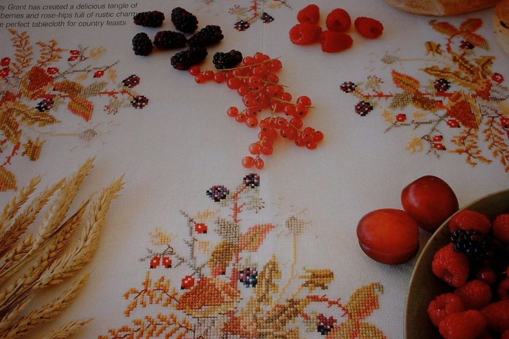 Autumn Blackberries & Rosehips Tablecloth ~ Cross Stitch Chart