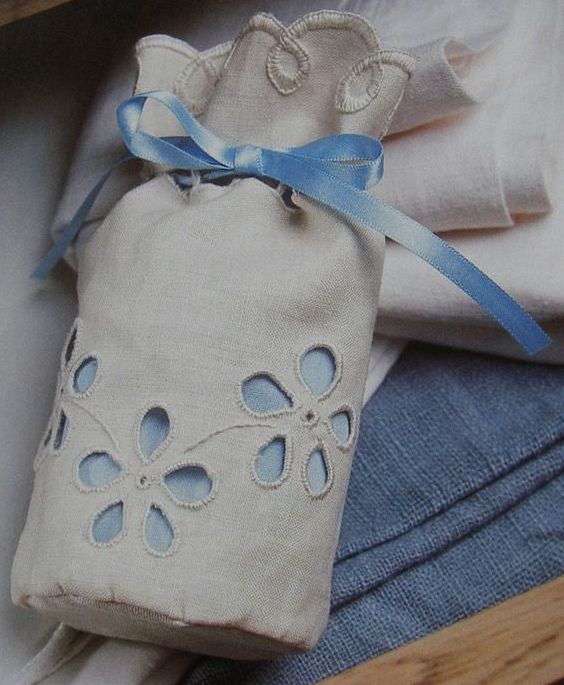 Broderie Anglaise Bag ~ Hand Embroidery Pattern