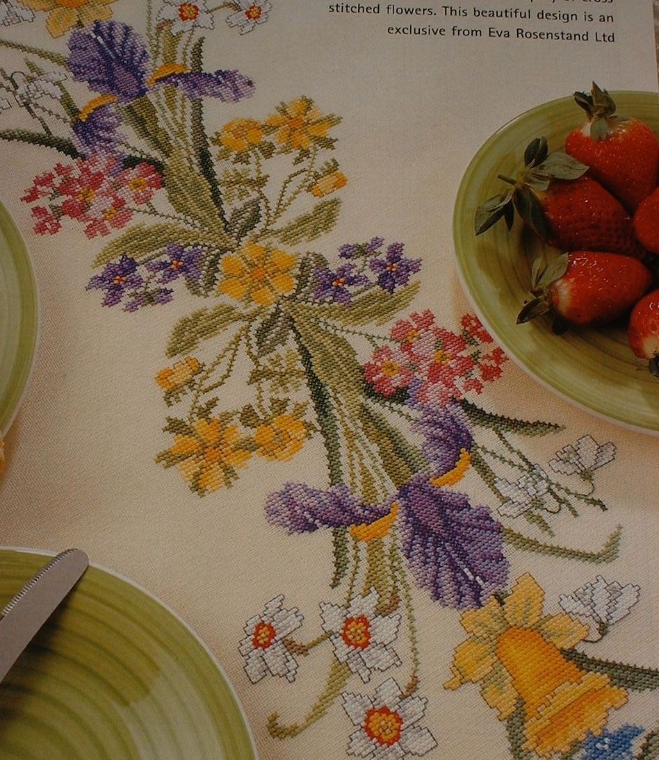 Eva Rosenstand: Spray of Flowers Tablecloth ~ Cross Stitch Chart