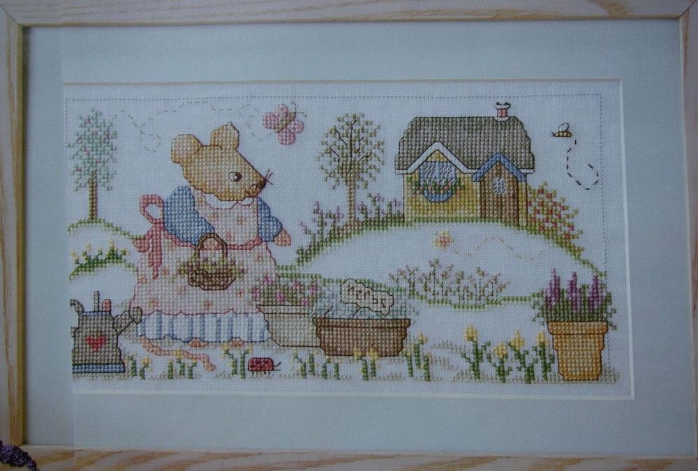 Mouse in a Country Garden ~ Cross Stitch Chart