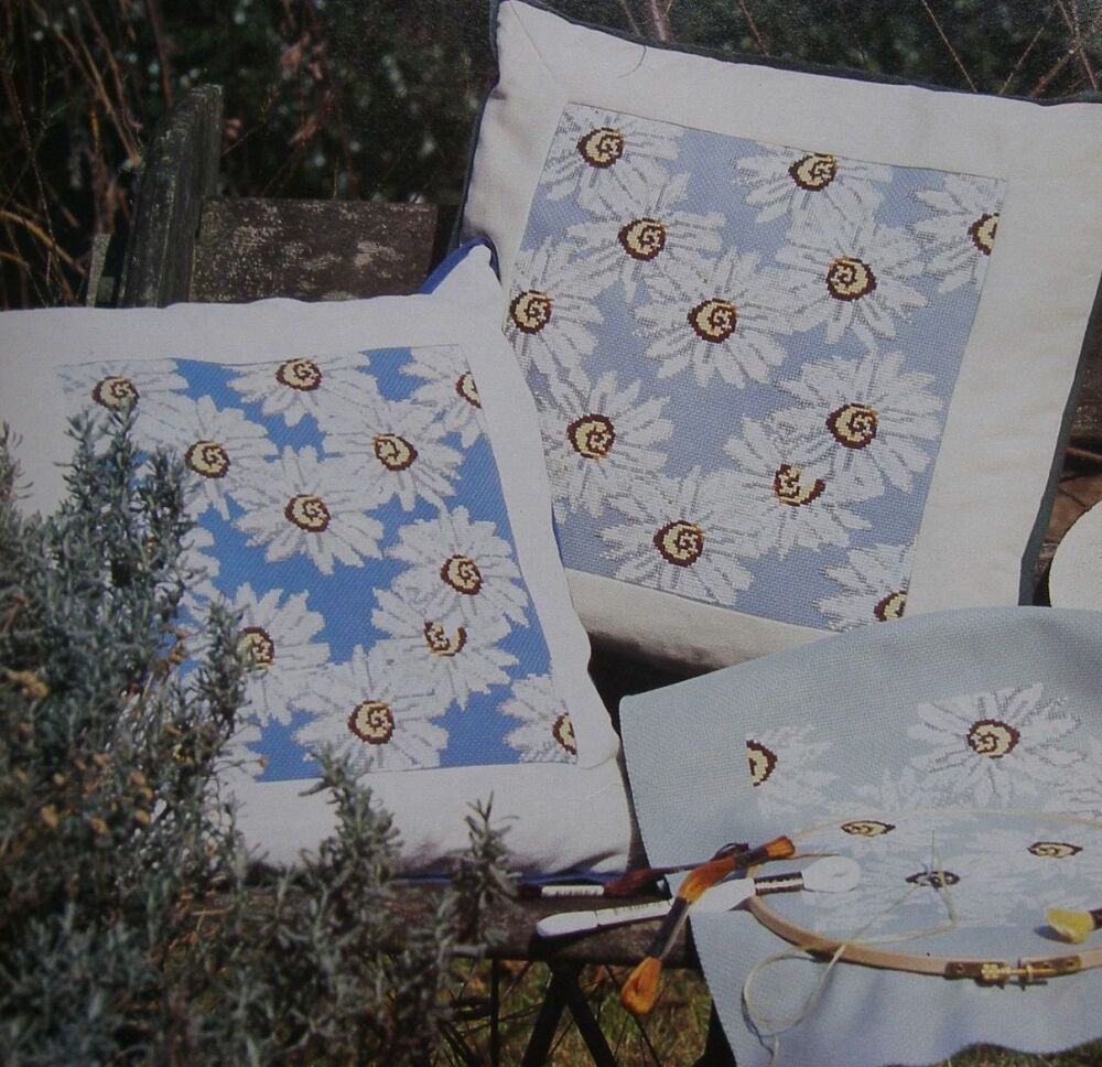Dramatic Daisy Cushion ~ Cross Stitch Chart