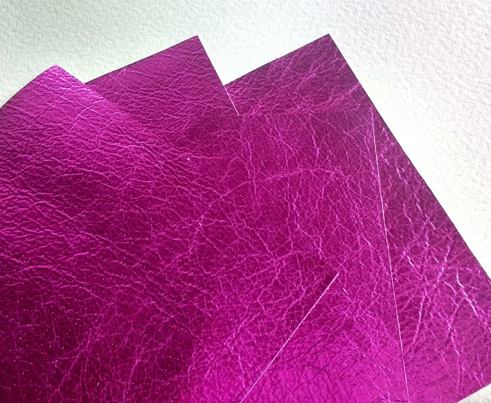 Leather squares, metallic finish - 10cm2 - Fuchsia Pink