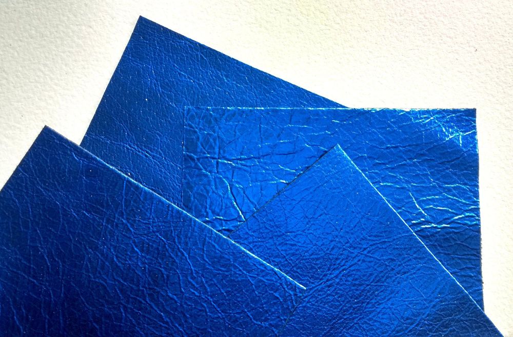 Leather squares, metallic finish - 10cm2 - Bright Blue