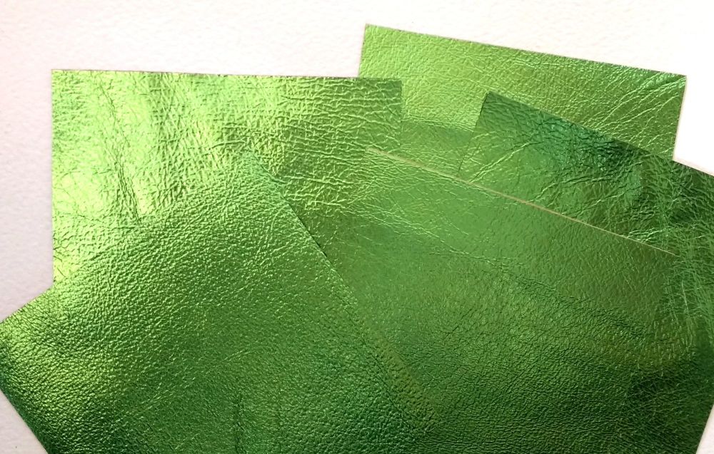 Leather squares, metallic finish - 10cm x 10cm - Lime Green