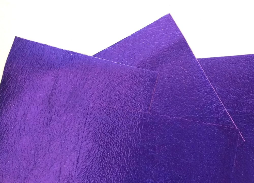 Leather squares, metallic finish - 10cm2 - Lavender