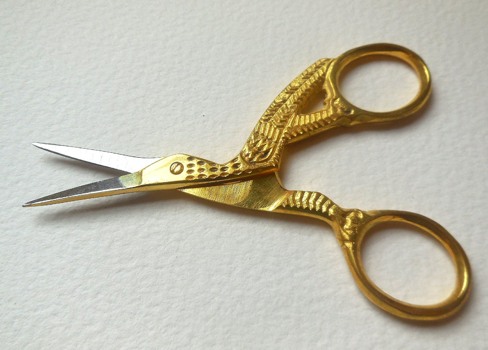 Right handed stork scissors