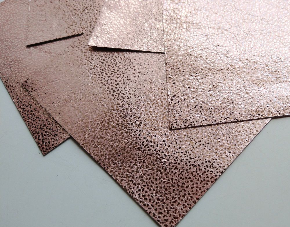 Leather squares, metallic finish - 10cm x 10cm - Pink Seashell