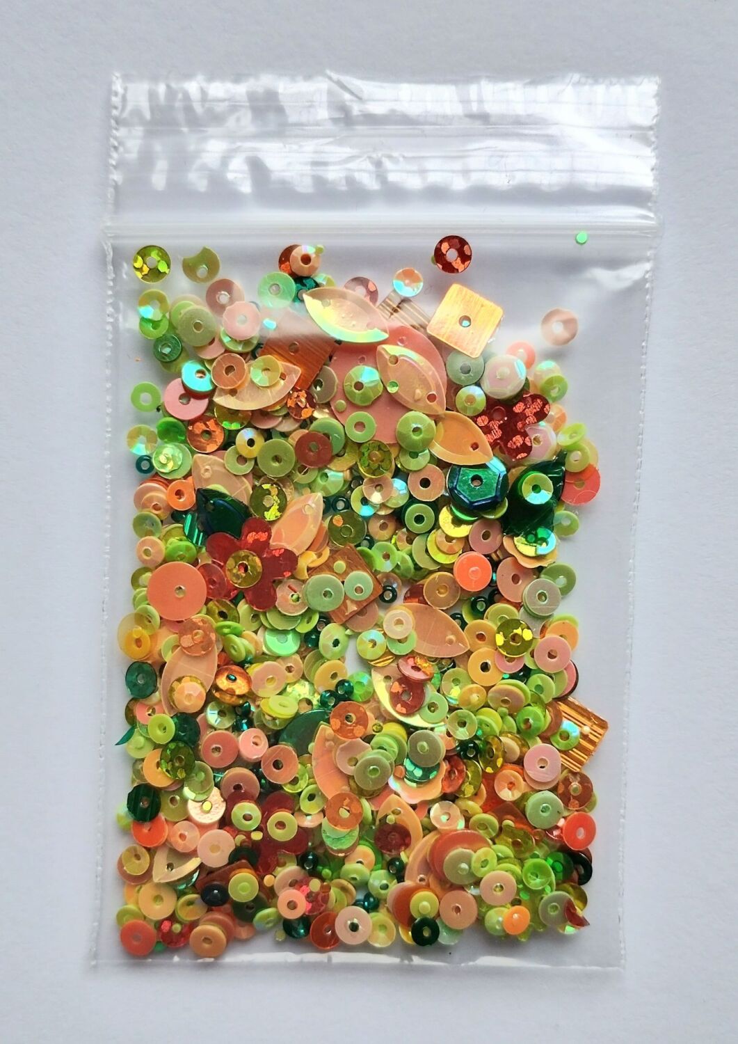 Bag of mixed sequins and beads - Orange