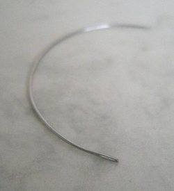 Curved beading needle (fine), size 10