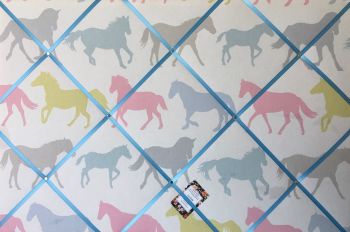 Clarke Seashells Mineral Seaside Hand Crafted Fabric Notice Pin Memo Board