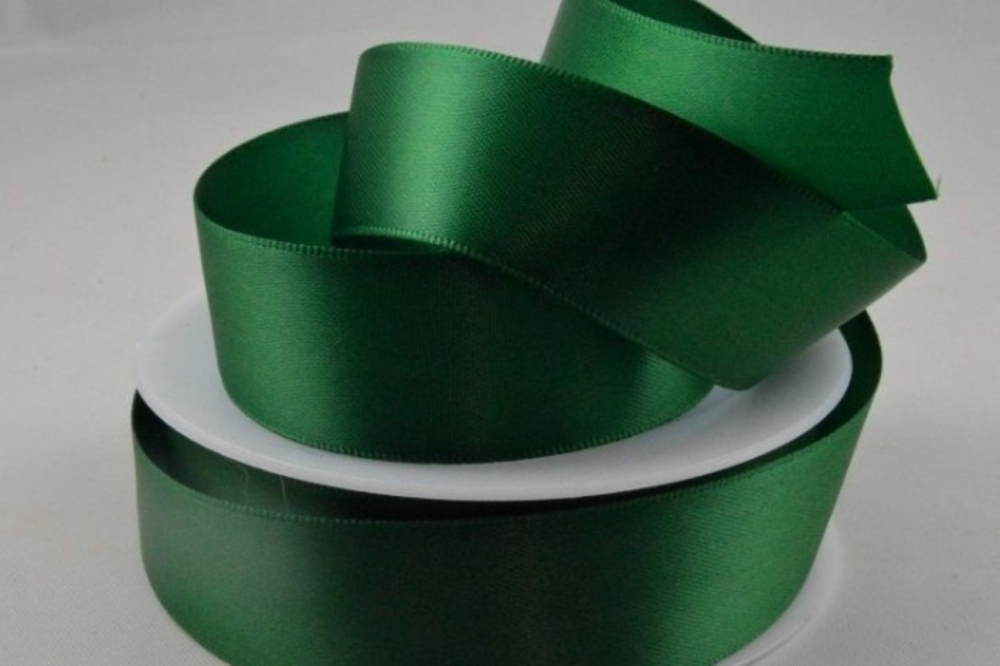 Double Sided Satin Ribbon 7mm 25 Metre Reel Or By The Metre in Emerald Gree