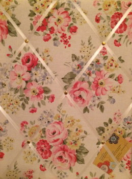 Medium 40x30cm Cath Kidston White Spring Bouquet Hand Crafted Fabric Notice / Pin / Memo / Memory Board