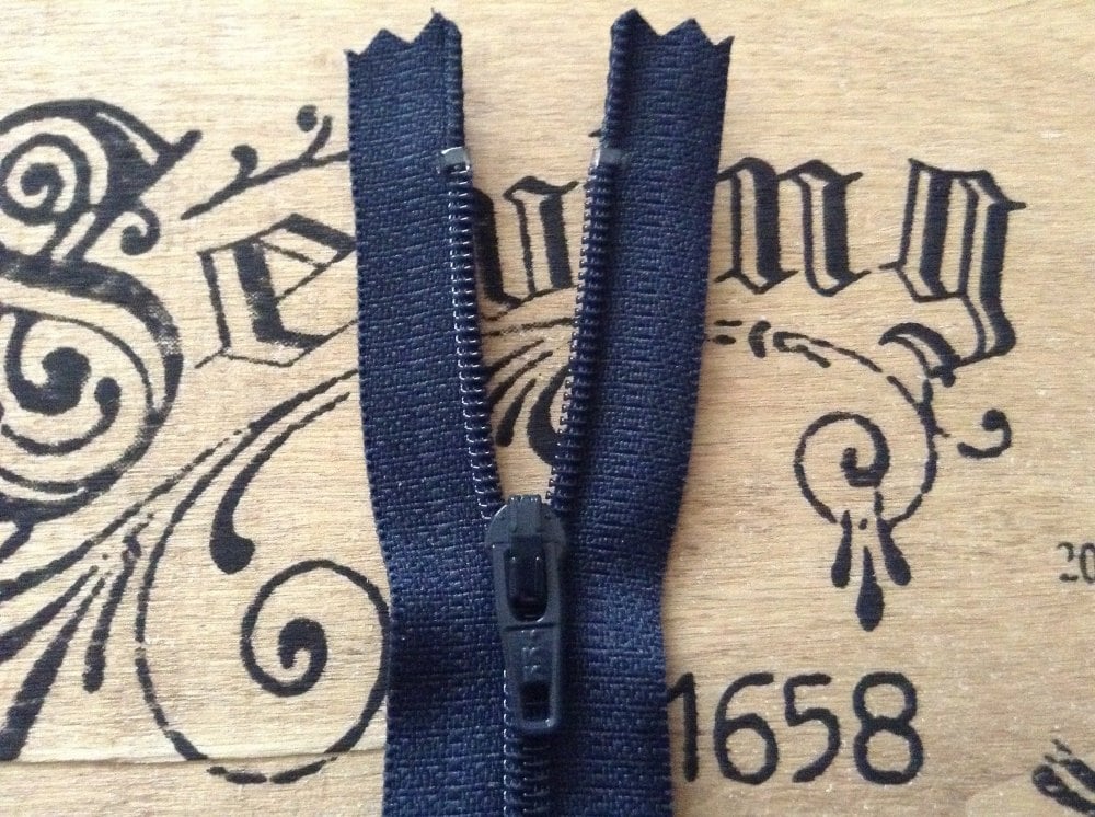 navy blue closed end zip 7" YKK 18cm nylon sliding fabric fastener