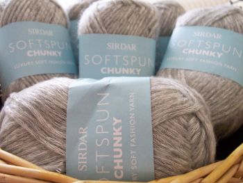 Sirdar Softspun Chunky Knitting Wool Frostie F044/562